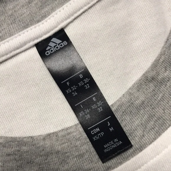 🐠Adidas Woman’s Baseball Three Stripe Baseball Tee Size XS | NWT! - Picture 2 of 4